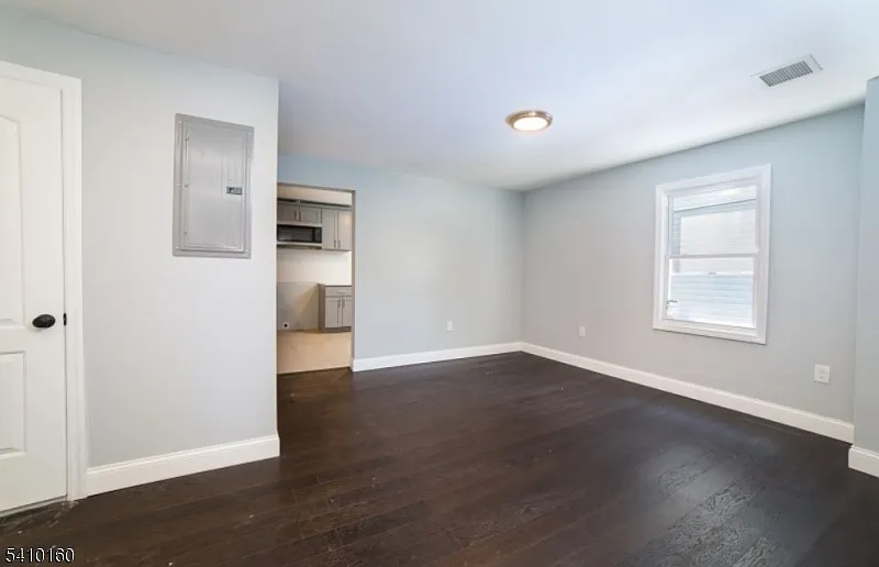 3 bed, 1.5 bath, $2,750 — Photo 3