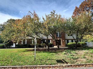 8 Sunwood Dr, Miller Place, NY 11764