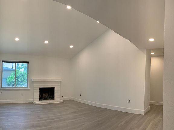 5th image of 1908 E Bonnie Brae Ct