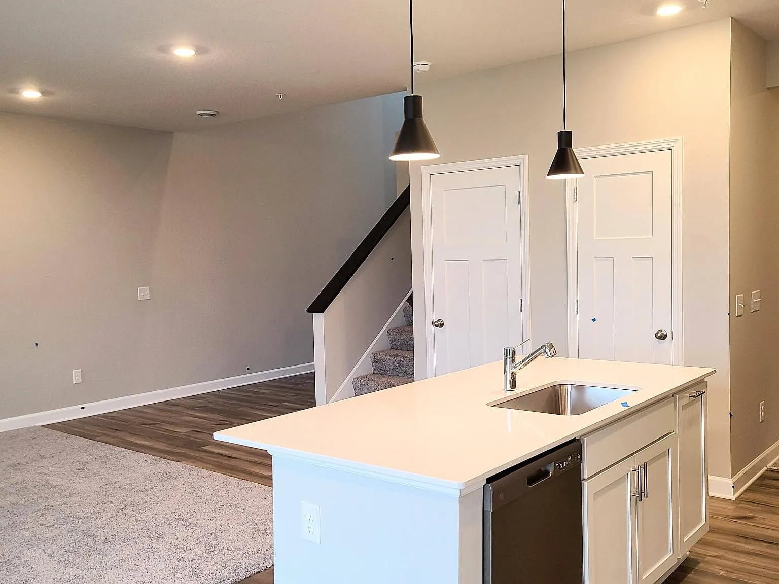 3 bed, 2.5 bath, 1719 sqft, $2,495 — Photo 4