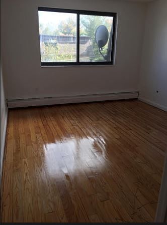 2nd image of 10 Tiffany Rd APT 9
