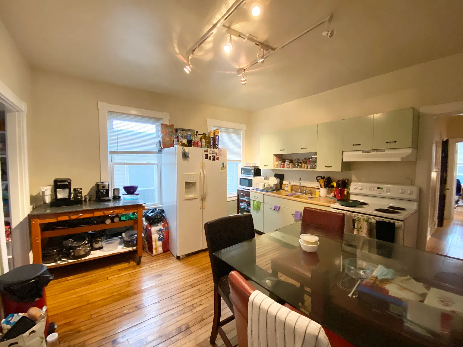 3 bed, 9999 sqft, $4,500 — Photo 4