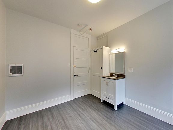 3rd image of 668 Clay St #62