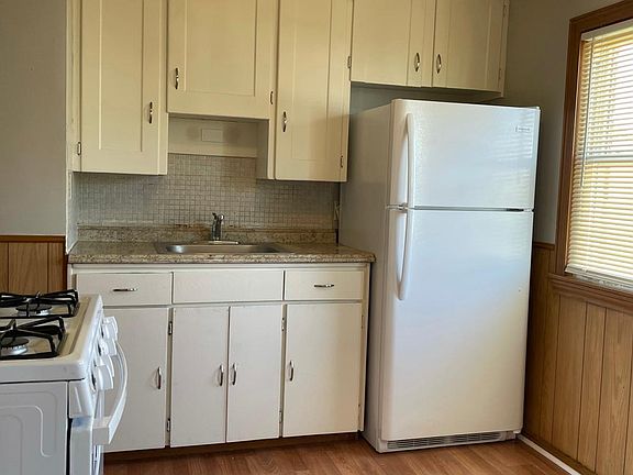 4th image of 9207 S Highland Ave