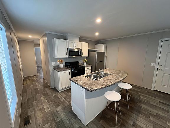 4th image of 38000 Le Chateau Blvd #396