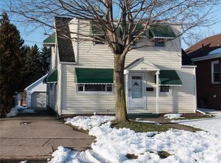 1422 Maple Leaf Dr, Erie, PA 16508