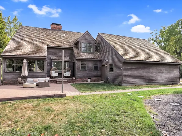 90 E Washington St, Clarkston, MI 48346