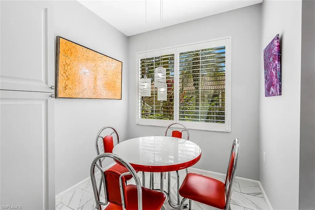 2 bed, 2.0 bath, 1351 sqft, $6,500 — Photo 3