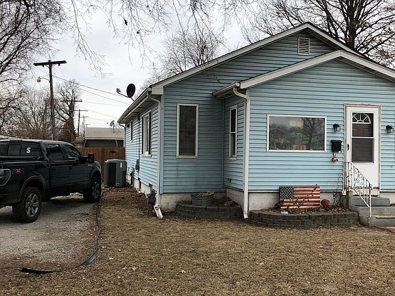 3rd image of 2615 Charles St