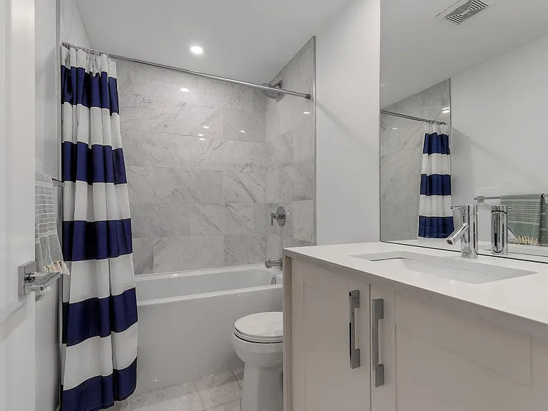 923 15th Ave SW #407 — Photo 19