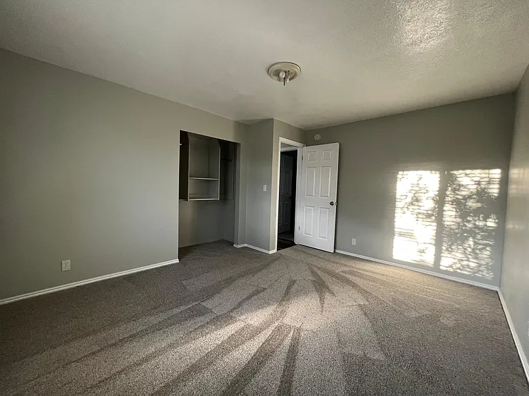 1442 N 900 W — Photo 16