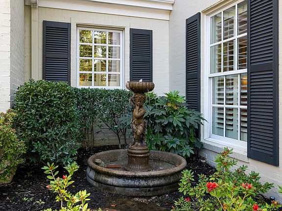 4th image of 536 Park Heights Cir
