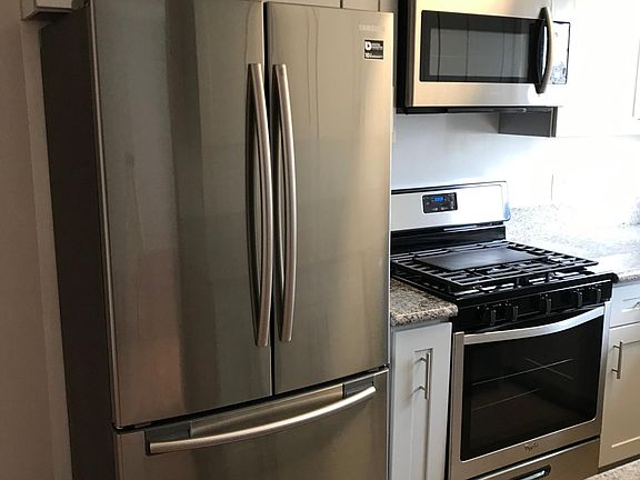 3rd image of 1221 N Spaulding Ave APT 204