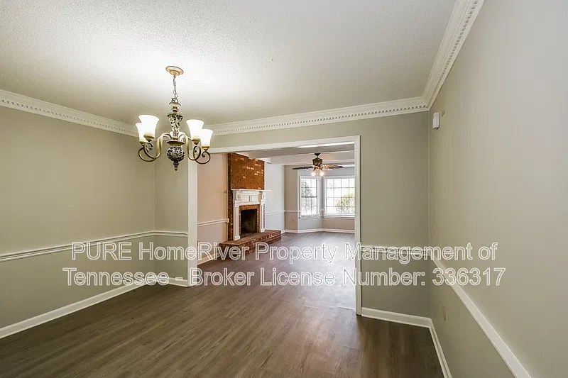 4 bed, 2.5 bath, 2398 sqft, $1,995 — Photo 3
