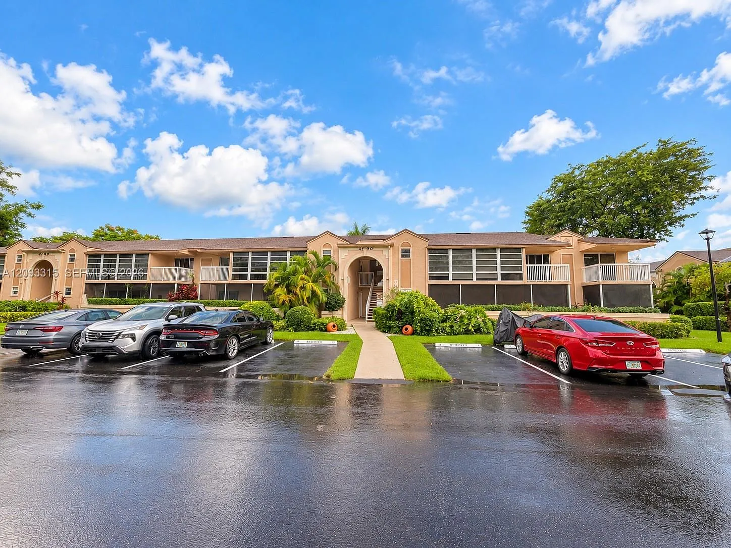 Doral Pk Co Club Villas C — Photo 1