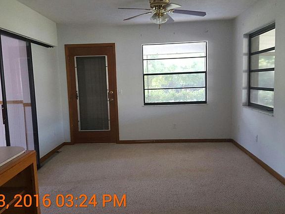 Home For Sale In Port saint lucie