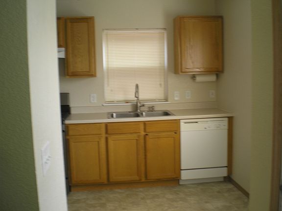 5th image of 4717 Montrose Dr