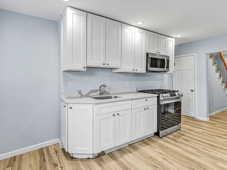 25-27 Myrtle St #25 — Photo 20