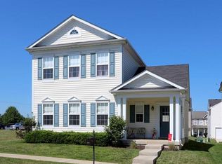 2001 Village Glen Dr, Wentzville, MO 63385