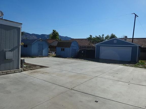 2nd image of 215 Lori Ann St