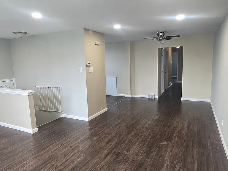 2326 Benson St #2 — Photo 7