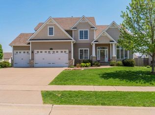 5447 Judge Rd, Bettendorf, IA 52722