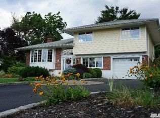2 Dean Ct, Commack, NY 11725