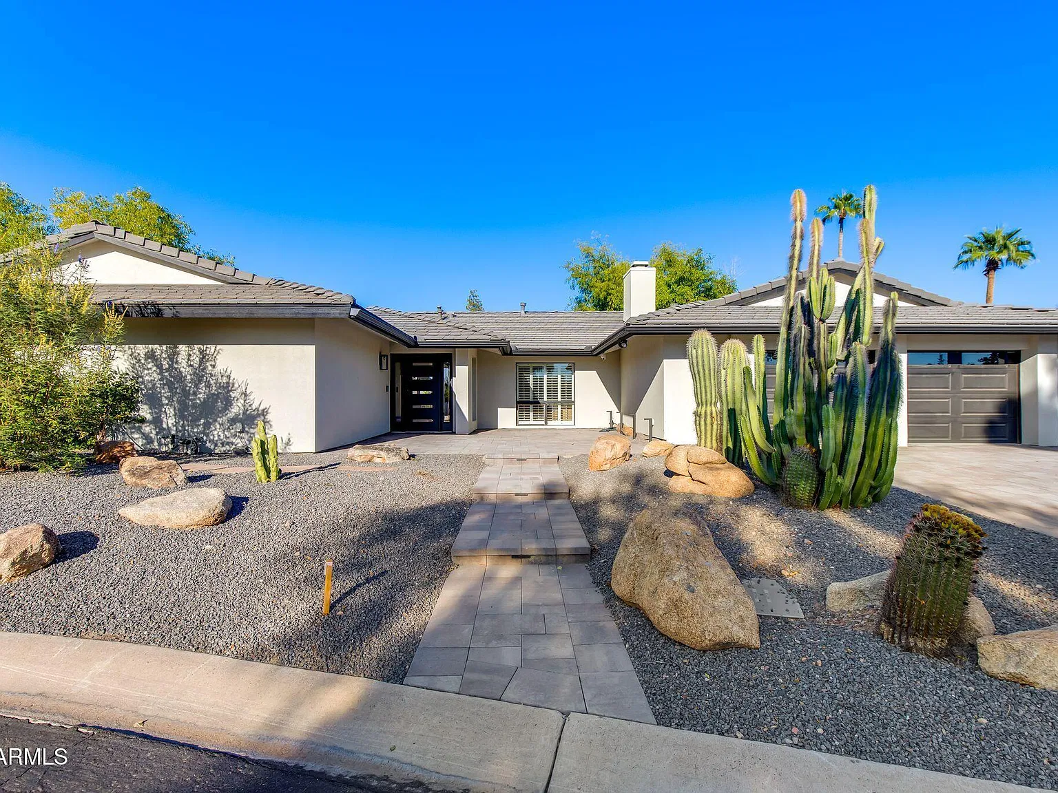 4 bed, 2.5 bath, 3188 sqft, $17,500 — Photo 2