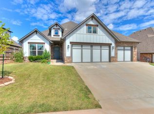 8225 Crew Ln, Edmond, OK 73013