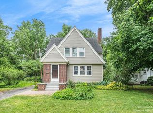 905 Woods Dr, Ypsilanti, MI 48197