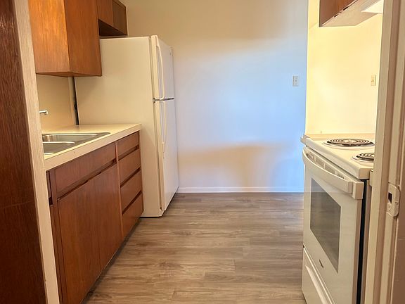 2nd image of 801 W Freddy Gonzalez Dr