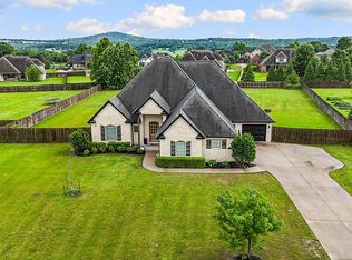 2499 Brookwater Ln, Fayetteville, AR 72703