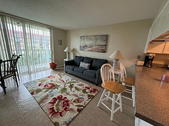 5th image of 1433 N Atlantic Ave #307