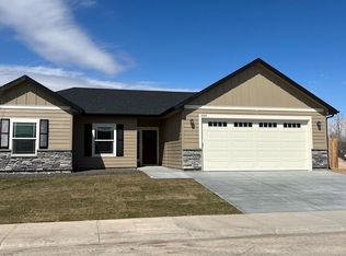 1020 SW Bonnie St, Mountain Home, ID 83647