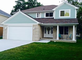 21717 Maxine St, Saint Clair Shores, MI