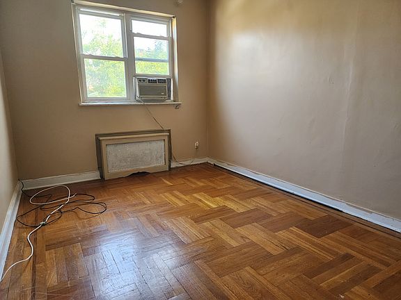 3rd image of 1291 E 48th St #2