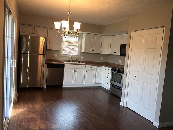 3rd image of 1500 Continental Dr