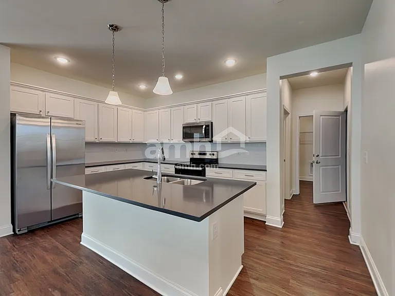 92 Pecan Dr — Photo 3