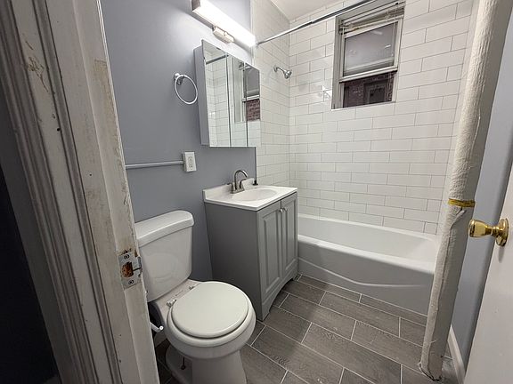 4th image of 251 Lafayette Ave APT 14