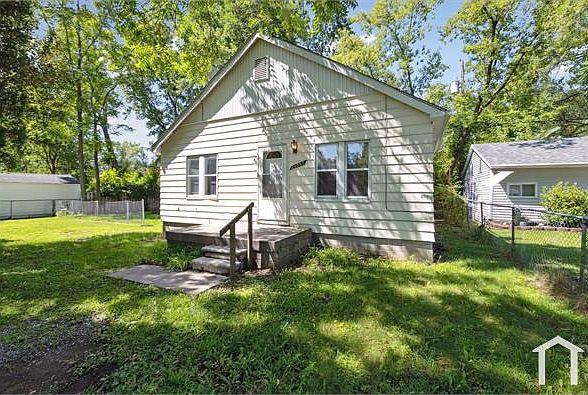1st image of 21561 Negaunee St