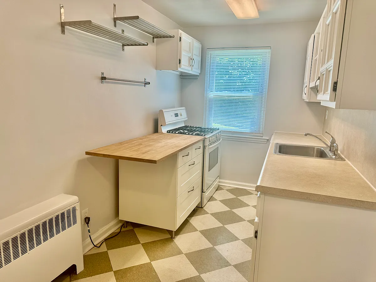 Building Photo - 246 Seaton Rd #2