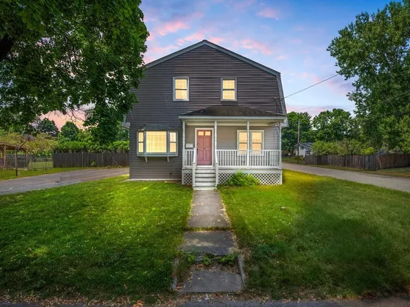 25 West St, Oxford, MA 01540