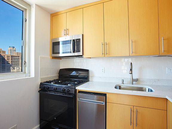 5th image of 130 W 67th St APT 24-F