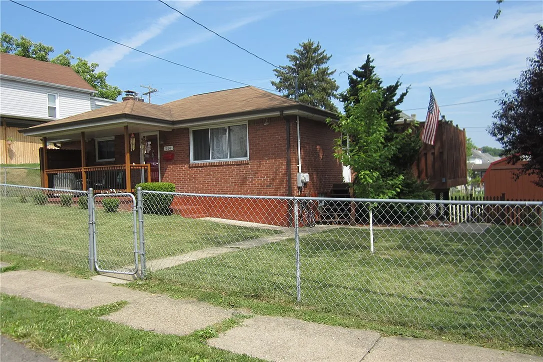 214 Barr St photo 1
