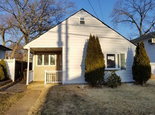 186 Lafayette St, Copiague, NY 11726