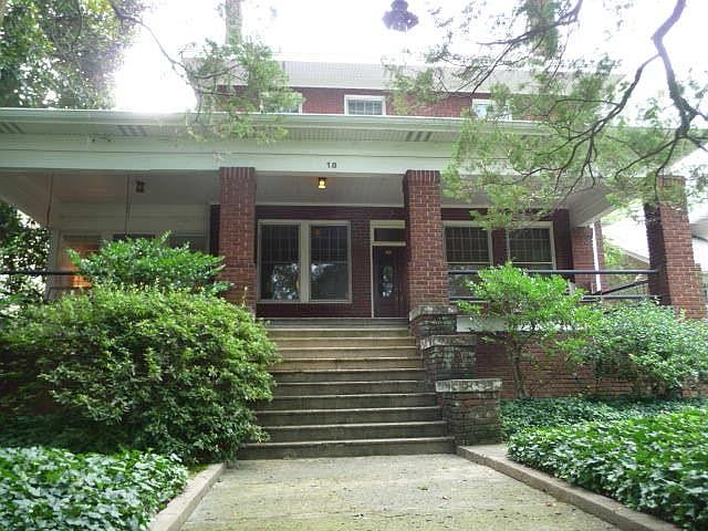 Front of building at Avery Drive