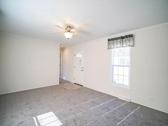 3rd image of 11 Otter Pl