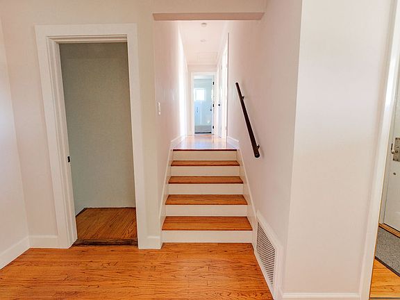 5th image of 3752 Bret Harte Dr