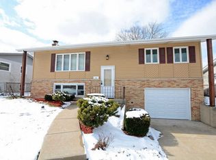 15420 David Ln, Oak Forest, IL 60452