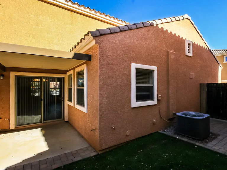 2523 E Bart St — Photo 17